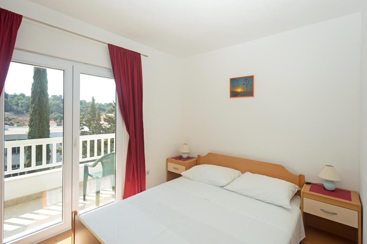 Apartments Dora Хвар Экстерьер фото