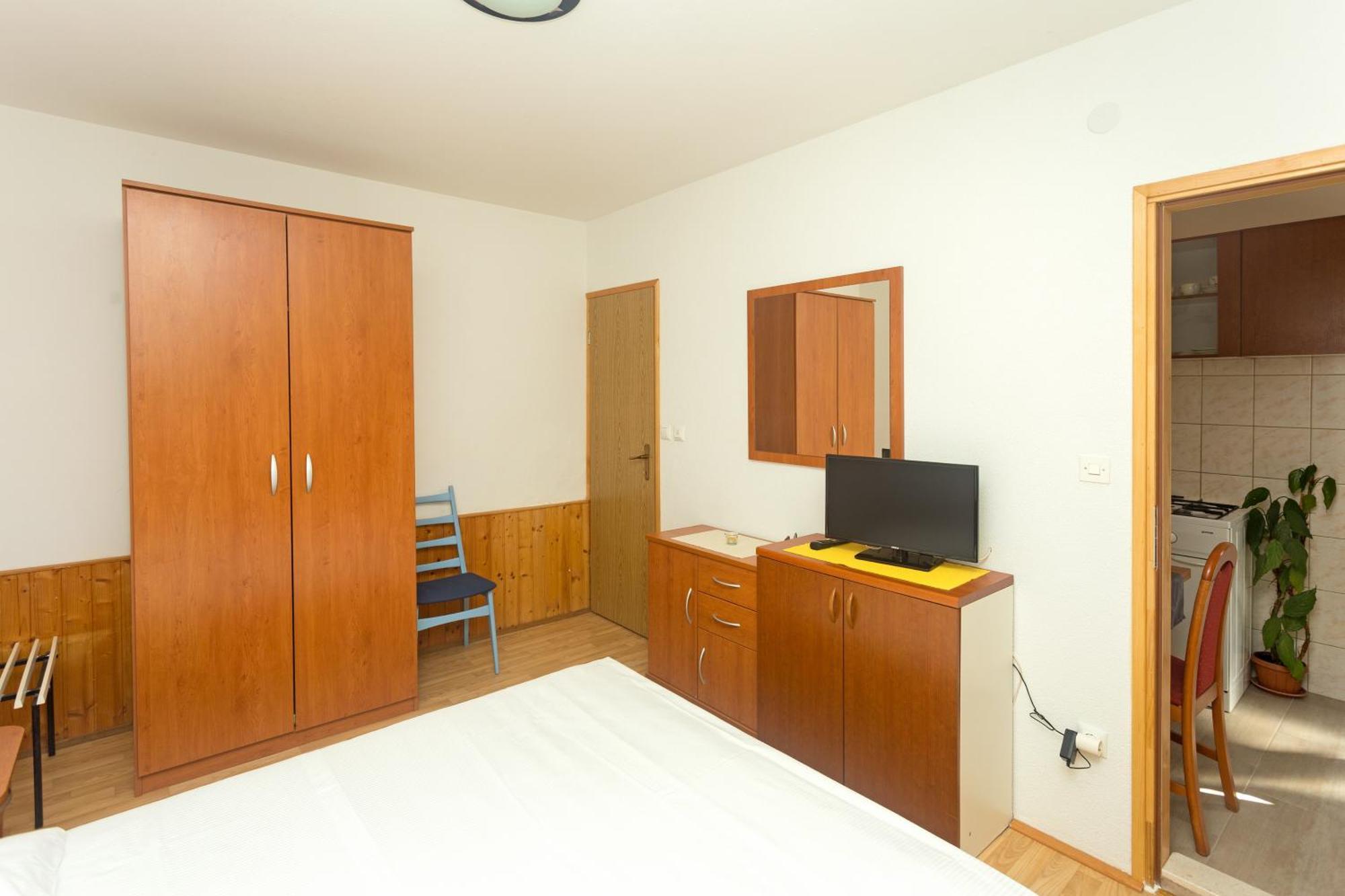 Apartments Dora Хвар Экстерьер фото