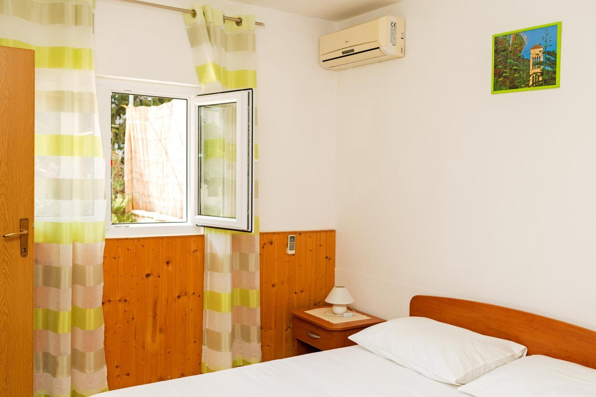 Apartments Dora Хвар Экстерьер фото
